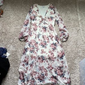 Beautiful Floral Flowy Maxi|Midi Dress (Medium)